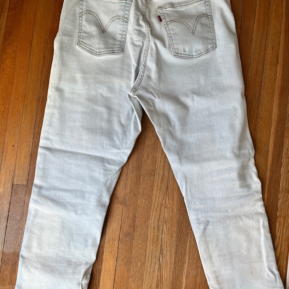 NWT Levi’s Wedgie Straight Crops light wash - Picture 4 of 7